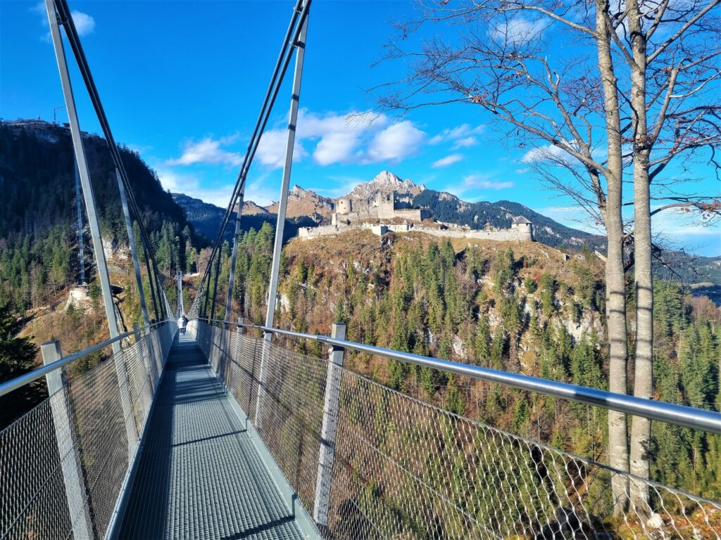 Burgruine Ehrenberg & Hängebrücke Highline 179